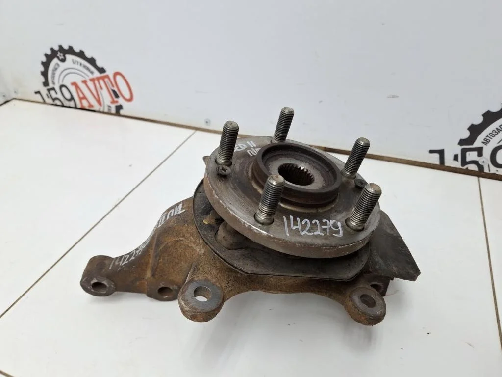 Кулак поворотный передний левый Kia Ceed 2 2014 JD