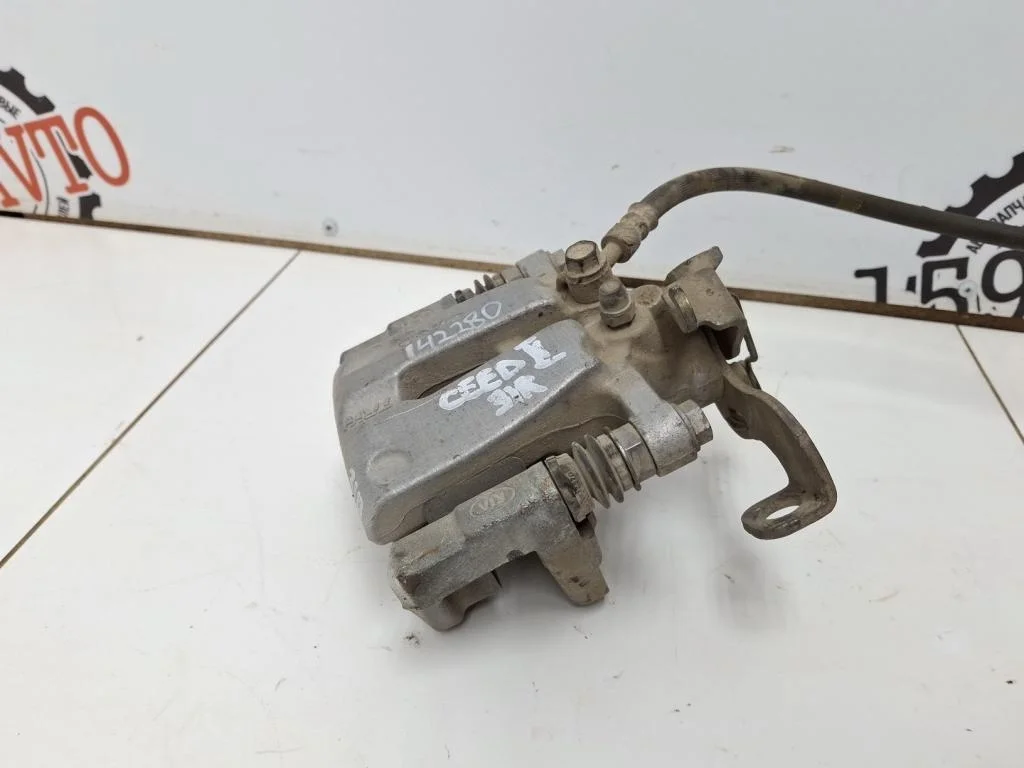 Суппорт задний правый Kia Ceed 2 2014 JD