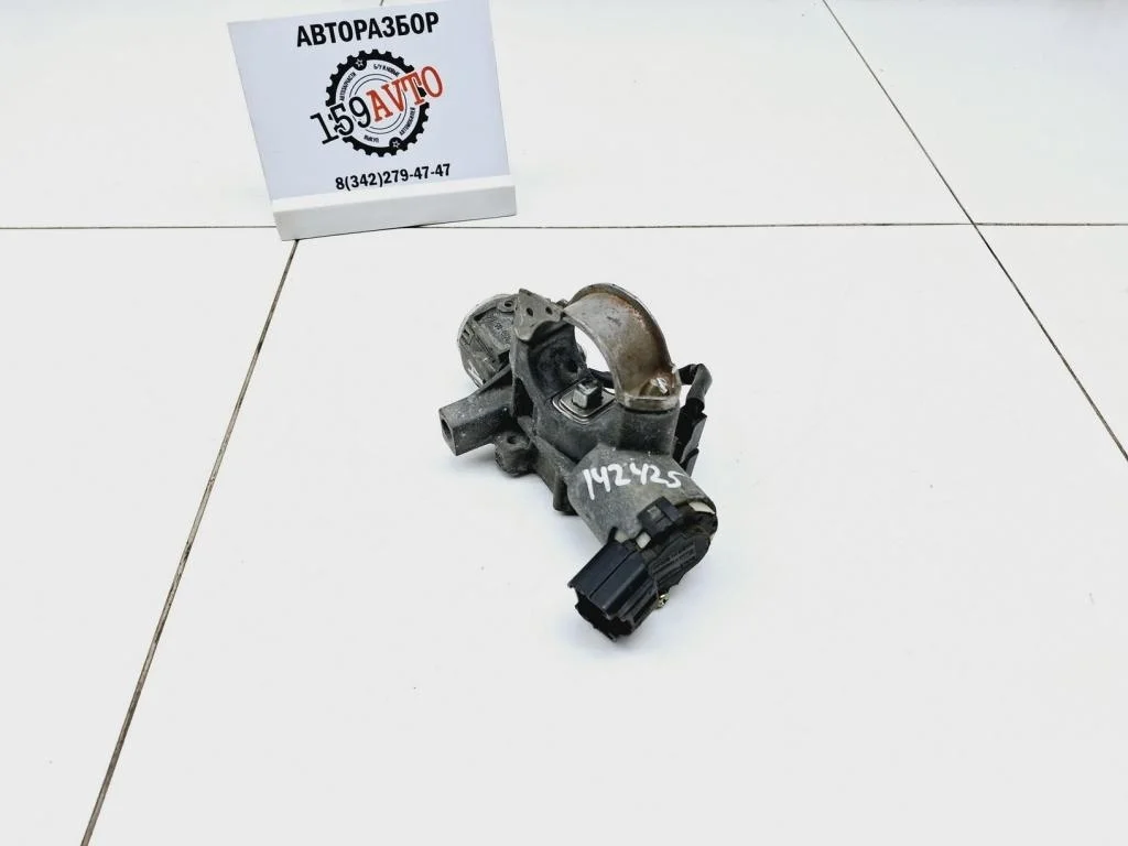 Замок зажигания Toyota Avensis 2 T250