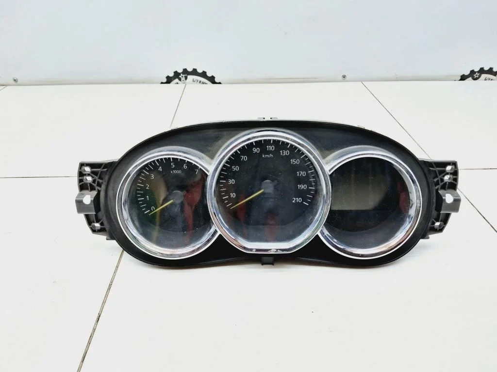 Панель приборов Renault Logan 2 L52