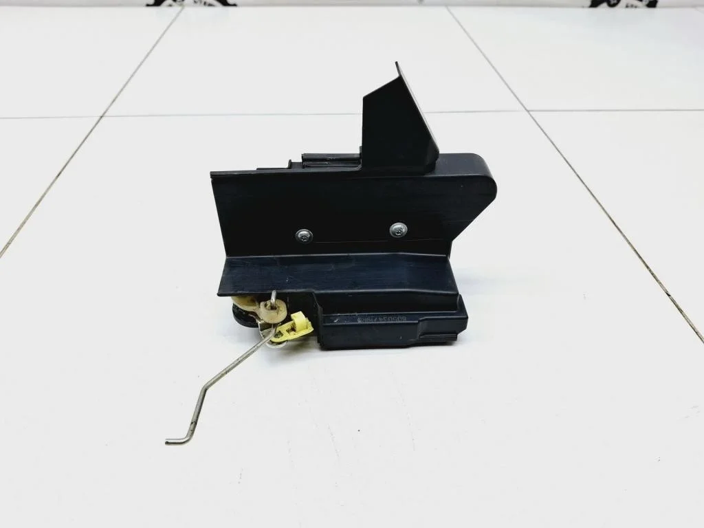 Замок двери передней левой Renault Logan 2 2015 L52