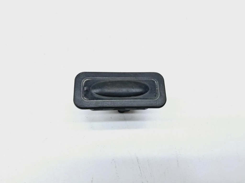 Кнопка открывания багажника Renault Megane 3