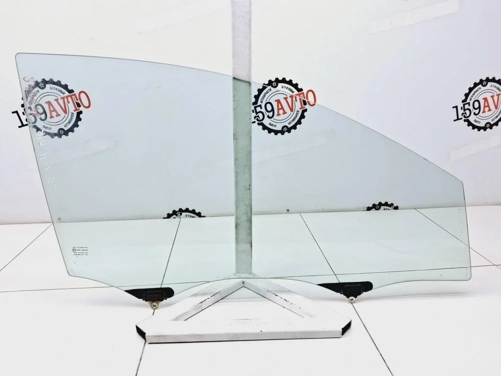 Стекло двери передней правой Honda CR-V 4 RM