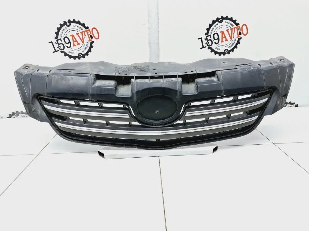 Решетка радиатора Toyota Corolla E150