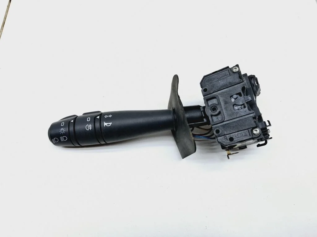 Переключатель стеклоочистителей Renault Logan 2 L52