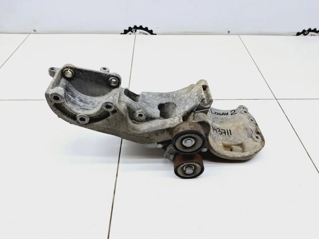 Кронштейн генератора Renault Logan 2 L52