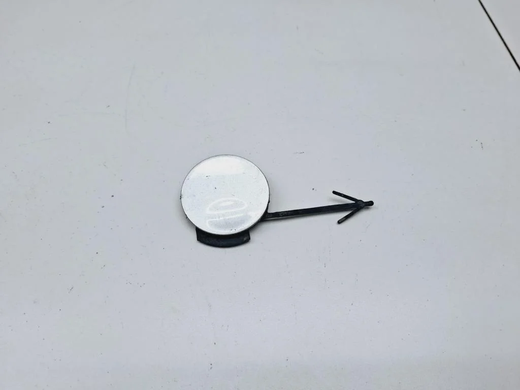 Заглушка буксировочного крюка Opel Corsa D