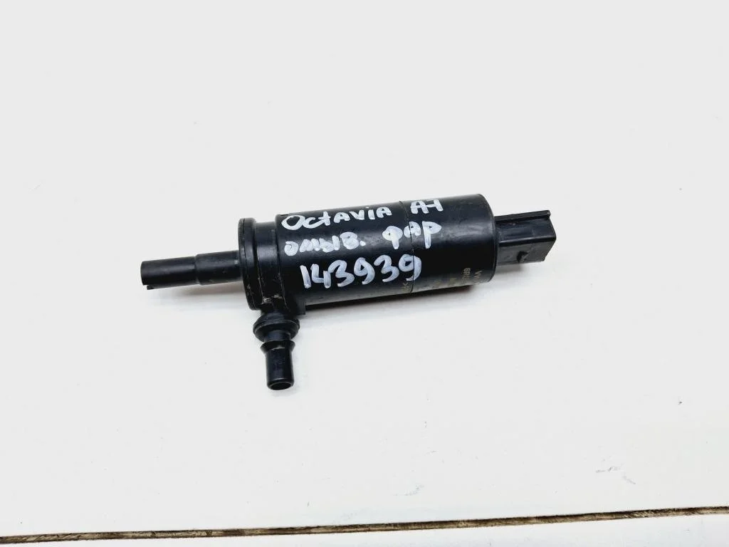 Насос омывателя фар Skoda Octavia 3 A7