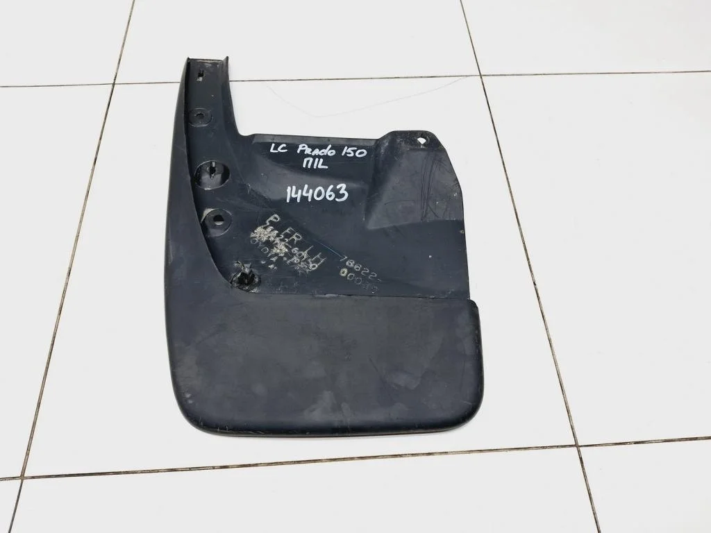 Брызговик передний левый Toyota Land Cruiser Prado J150