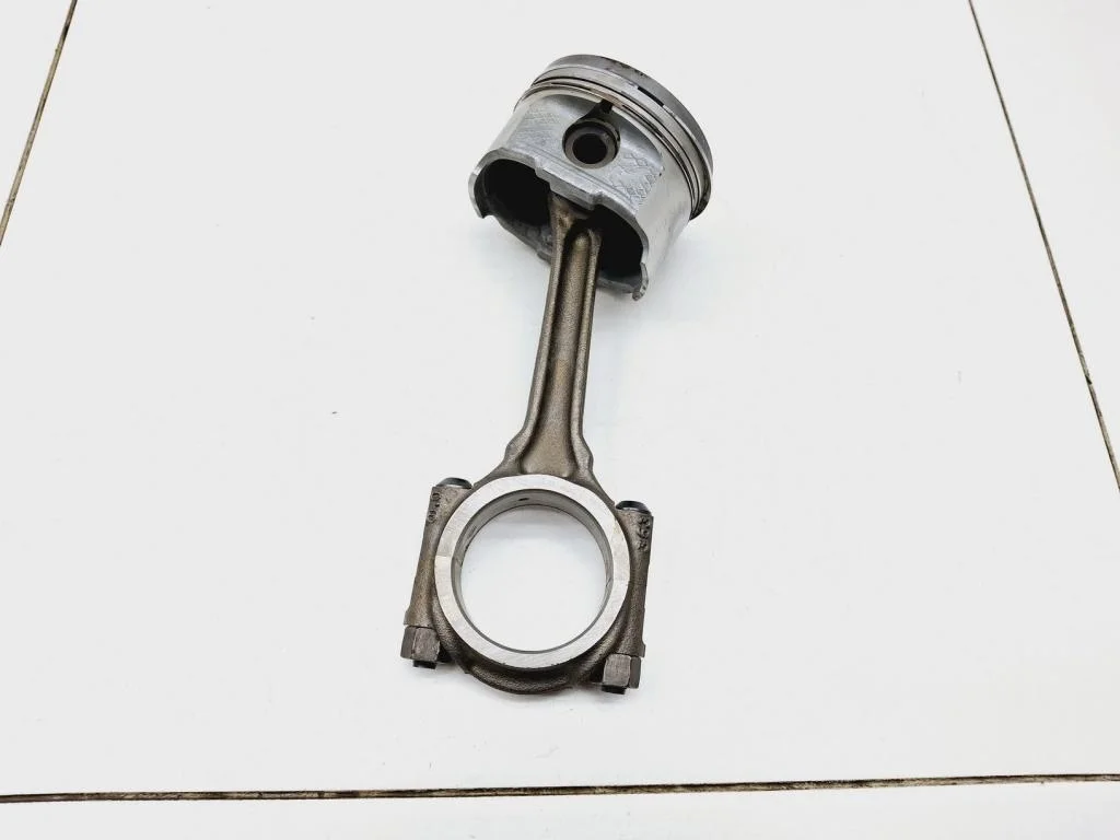 Поршень с шатуном Peugeot 207