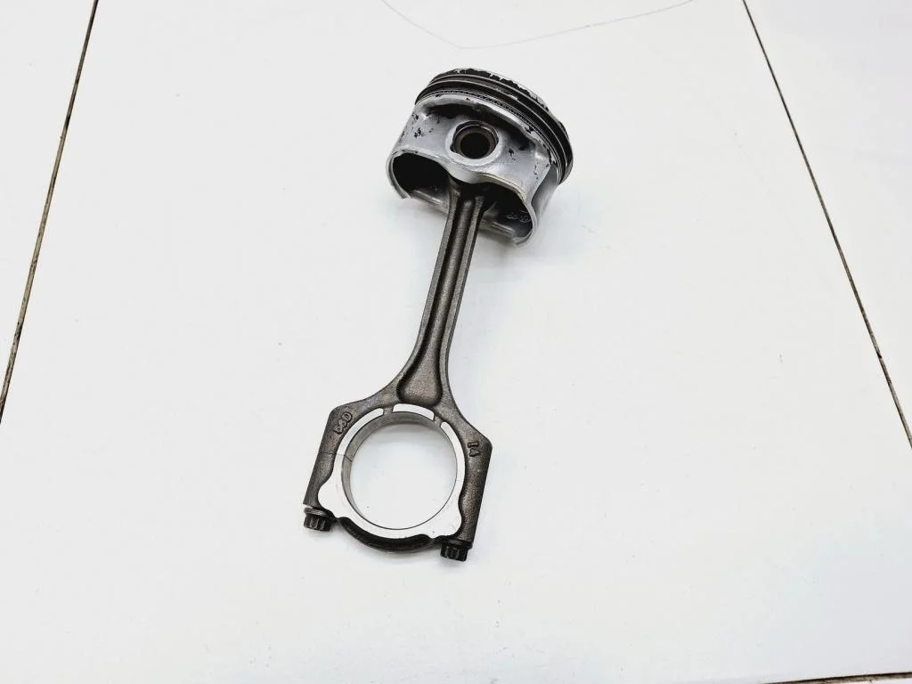 Поршень с шатуном Kia Sportage 3 SL