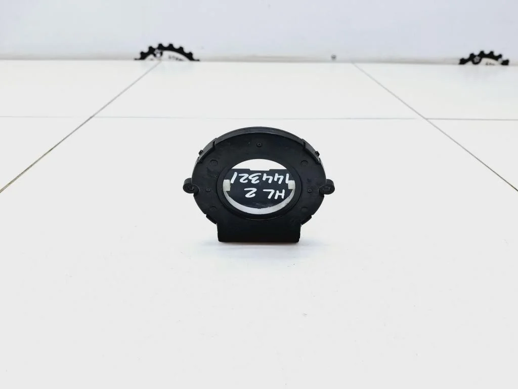 Датчик угла поворота руля Toyota Highlander 2 2011 XU40