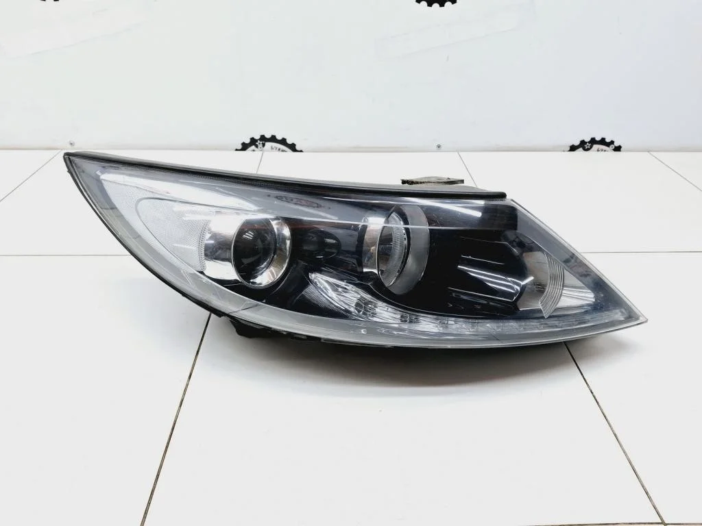 Фара правая Kia Sportage 3 2014 SL