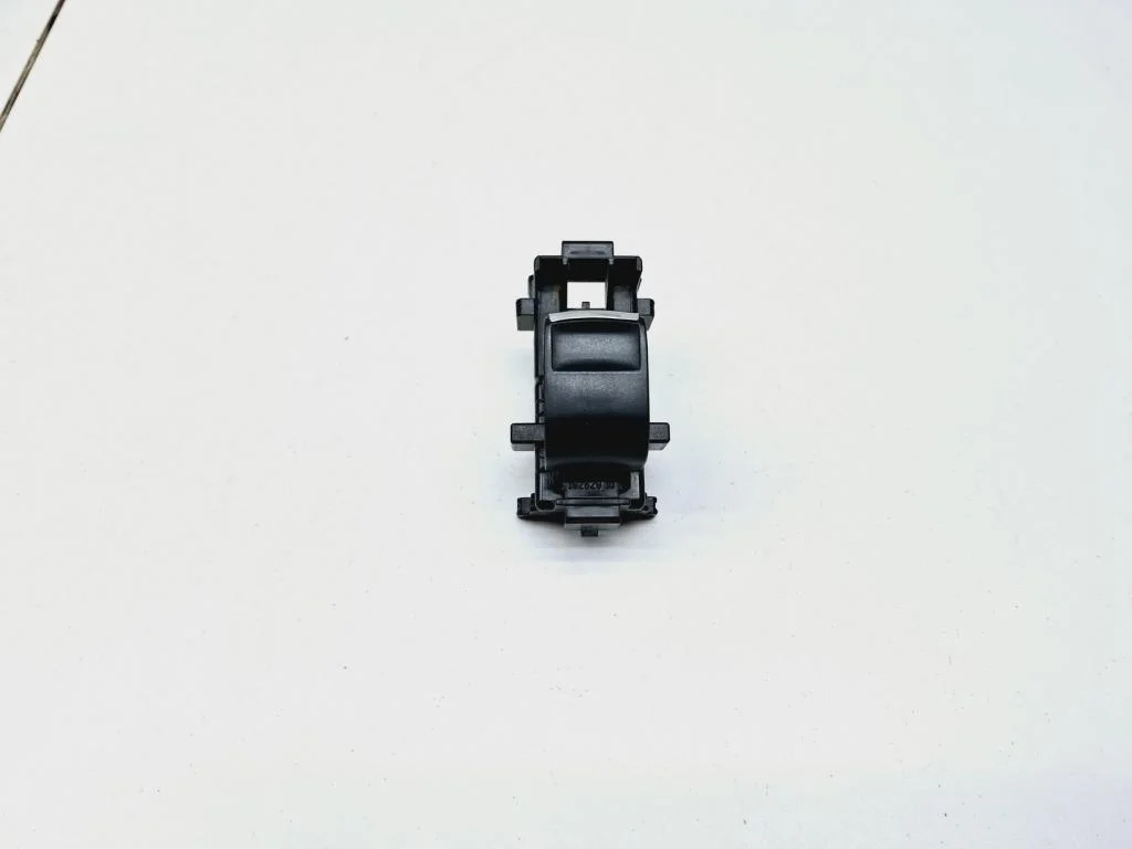 Кнопка стеклоподъемника Toyota Highlander 2 2011 XU40