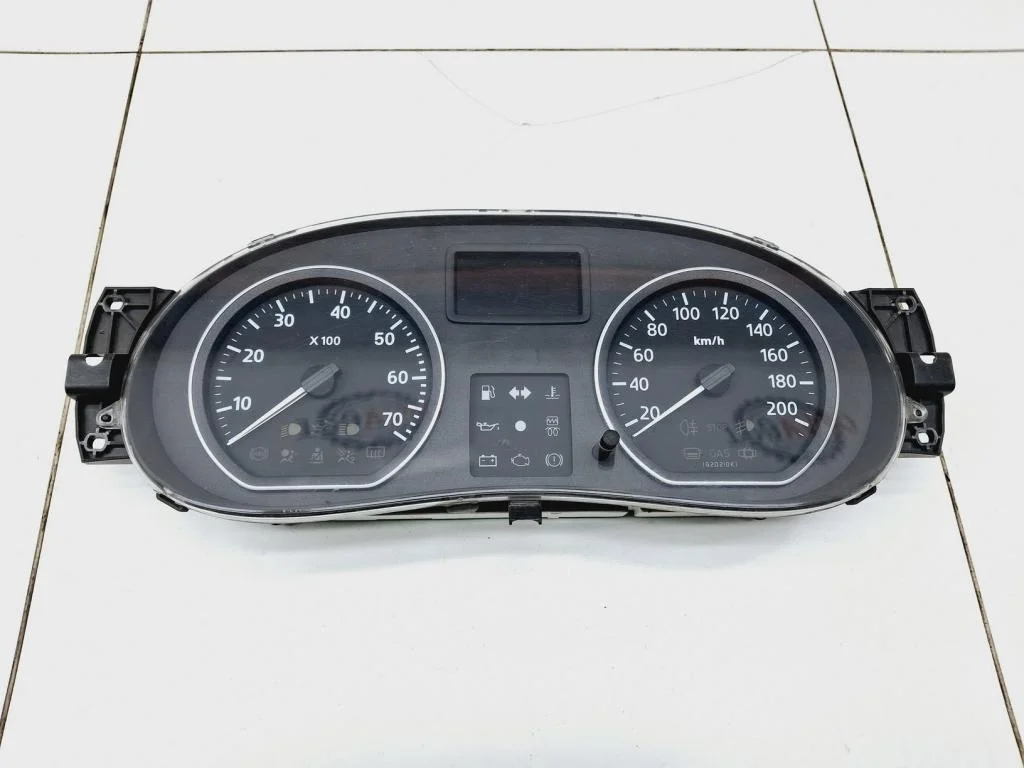 Панель приборов Renault Sandero 1 2010 BS