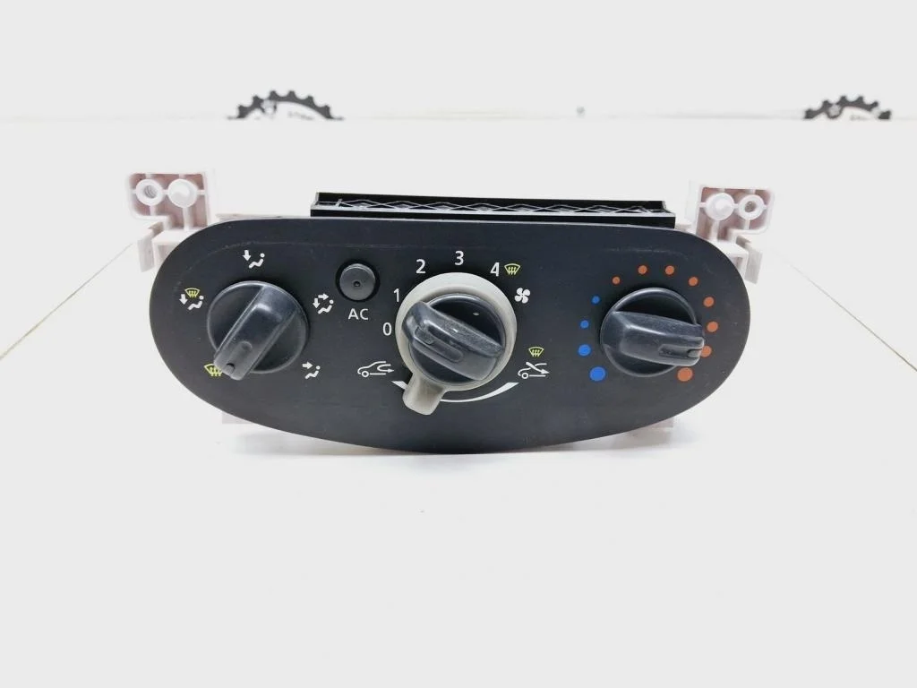 Блок управления отопителем Renault Sandero 1 2010 BS