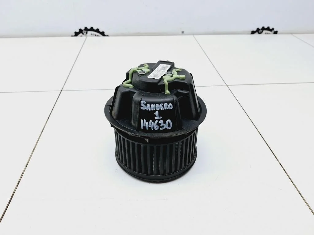 Моторчик печки Renault Sandero 1 2010 BS