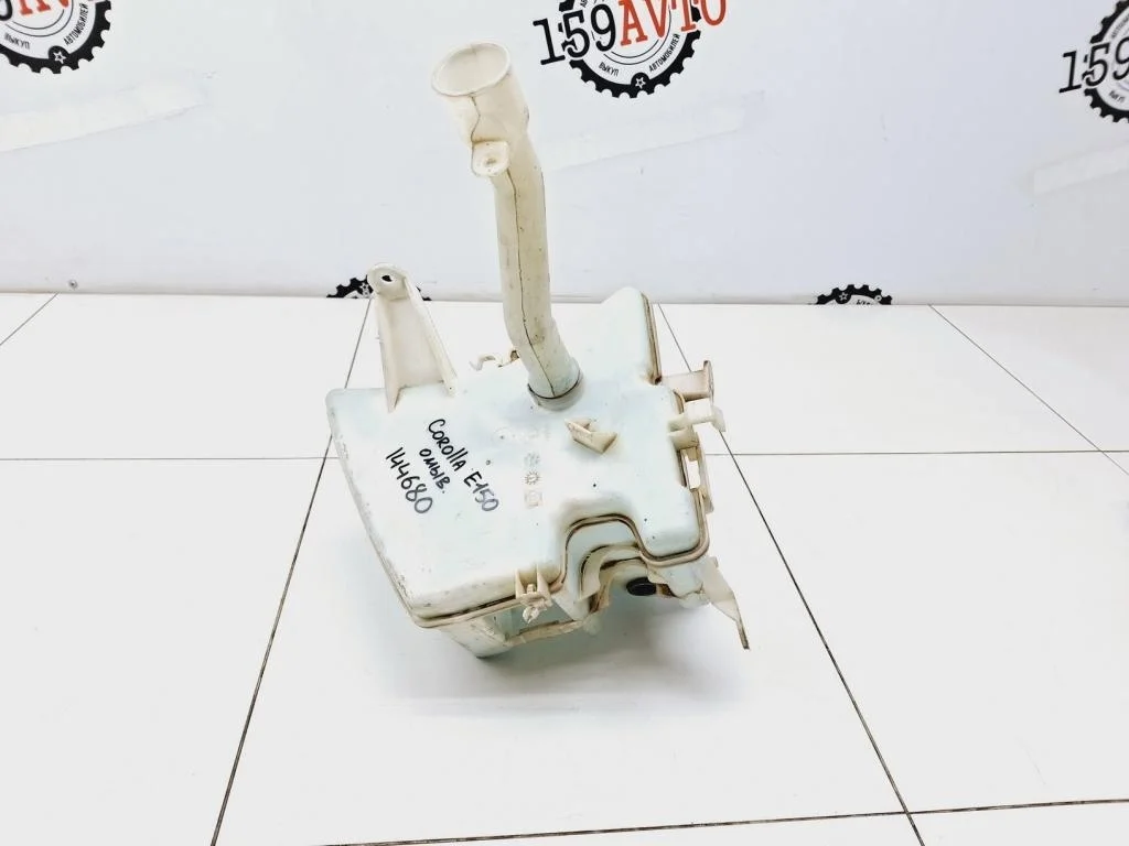 Бачок омывателя лобового стекла Toyota Corolla E150