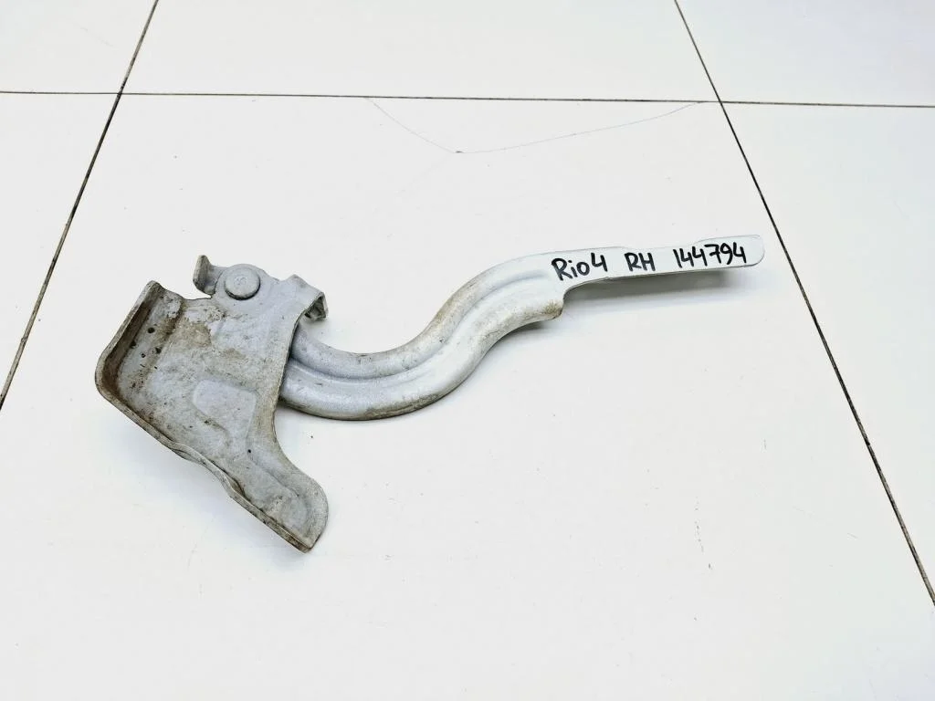 Петля капота правая Kia RIO 4 2018 FB