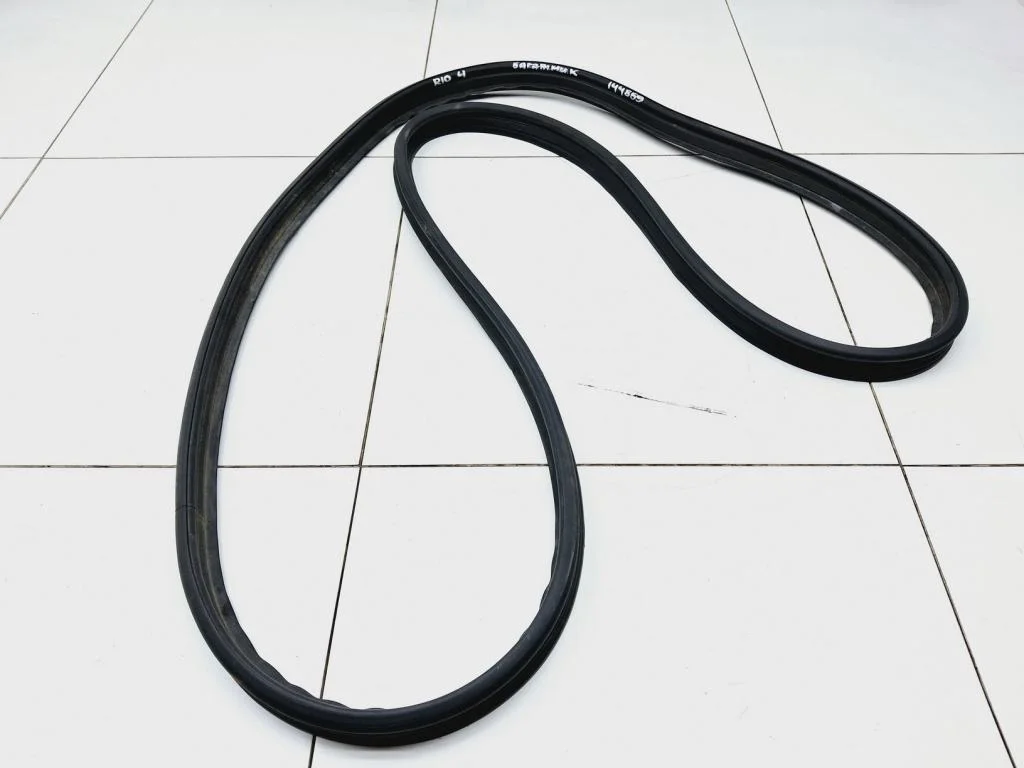 Уплотнитель багажника Kia RIO 4 2018 FB