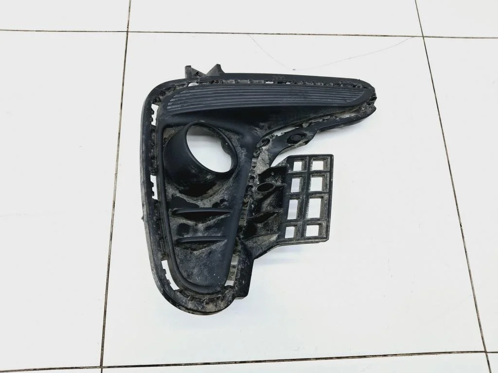 Решетка в бампер правая Kia RIO 4 2018 FB