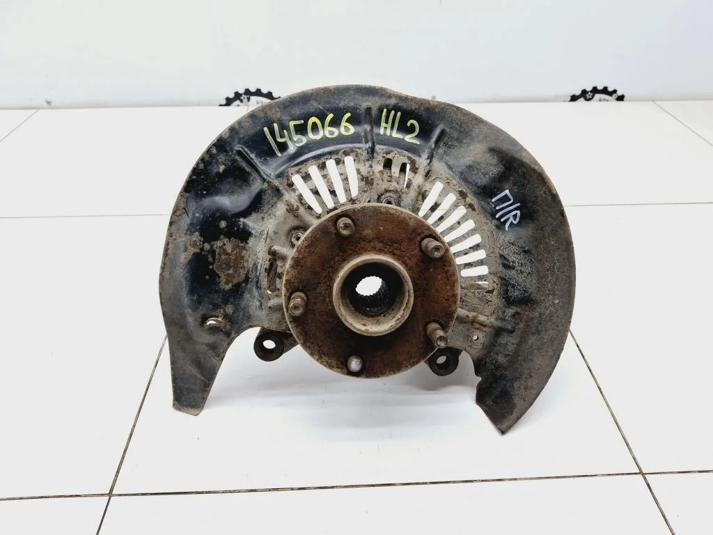 Кулак поворотный передний правый Toyota Highlander 2 2011 XU40