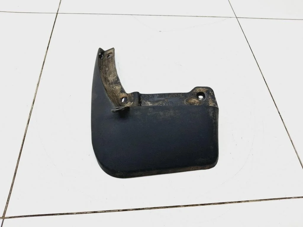 Брызговик задний левый Renault Logan 2 2015 L52