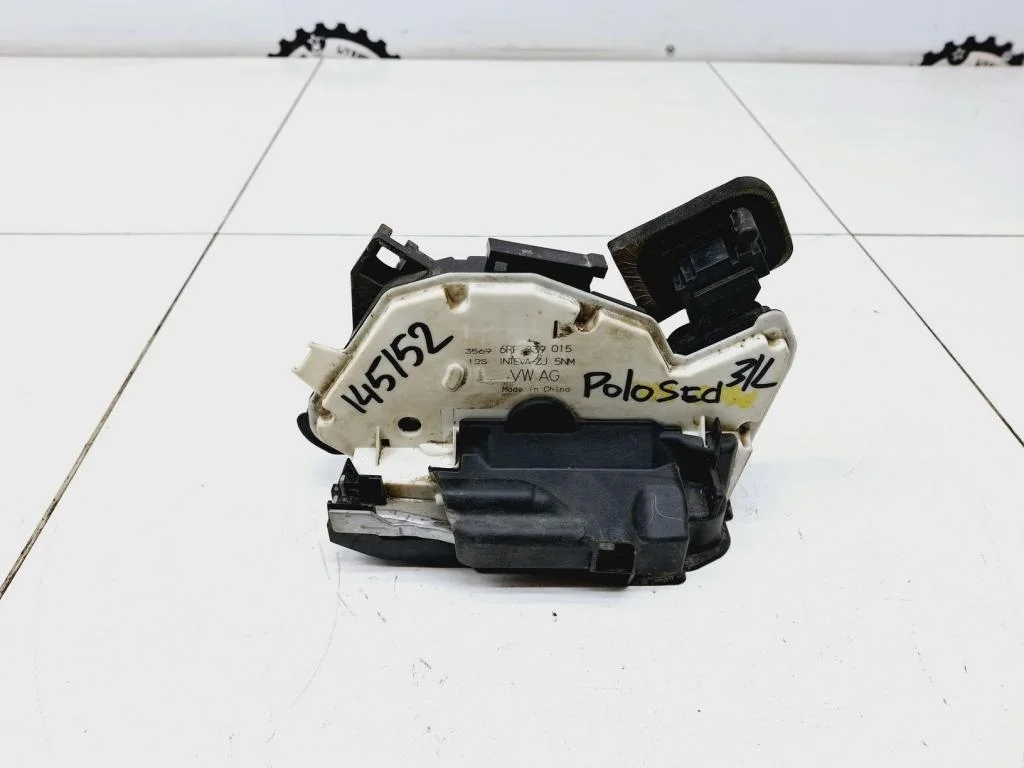 Замок двери задней левой Volkswagen Polo 5