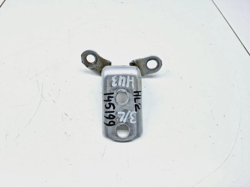 Петля двери задней левой нижняя Toyota Highlander 2 2011 XU40