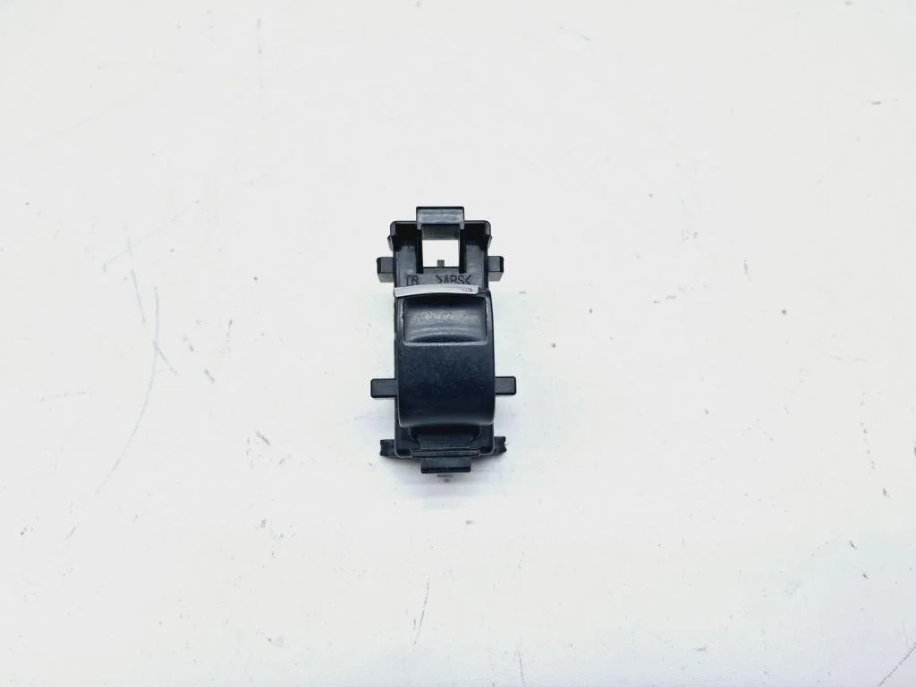 Кнопка стеклоподъемника Toyota Highlander 2 2011 XU40