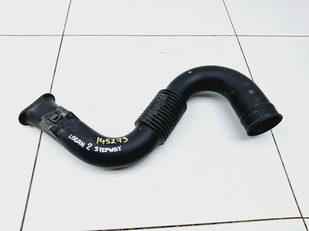 Патрубок воздушного фильтра Renault Logan Stepway 2 2020 L52