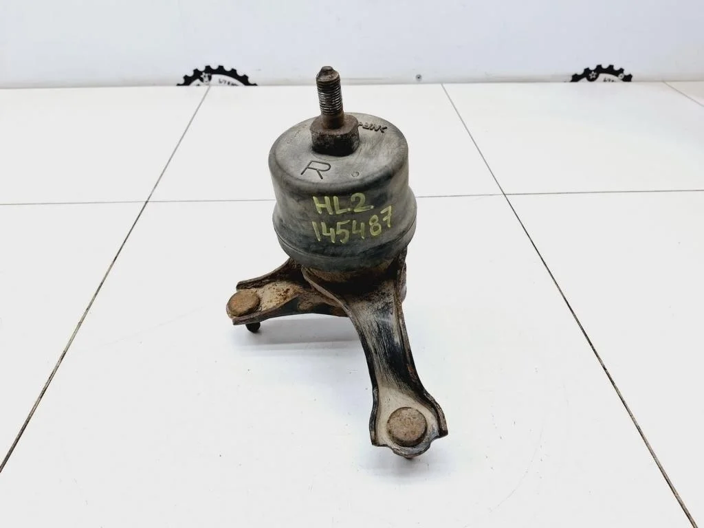 Опора двигателя правая Toyota Highlander 2 2011 XU40