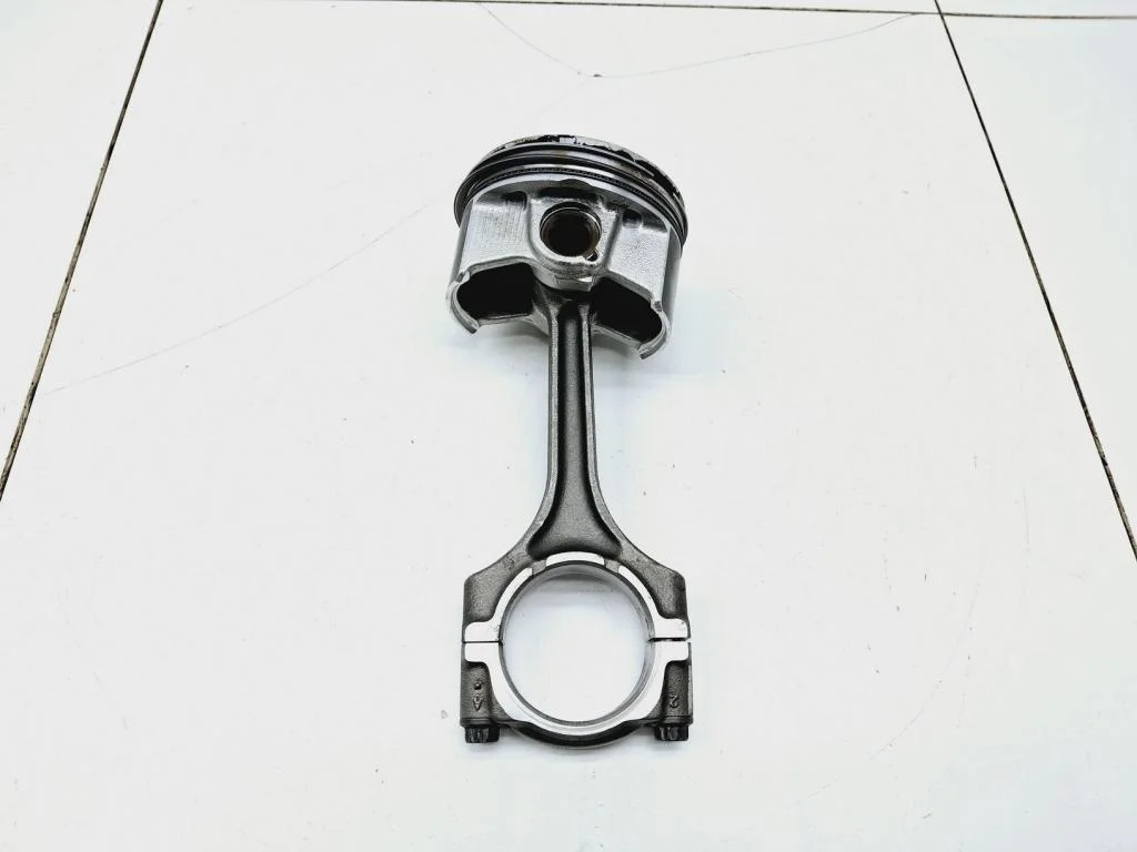 Поршень с шатуном Honda CR-V 2 RD