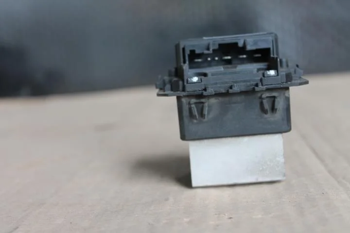 Б.у. резистор печки NISSAN JUKE F15E NISSAN JUKE F15E