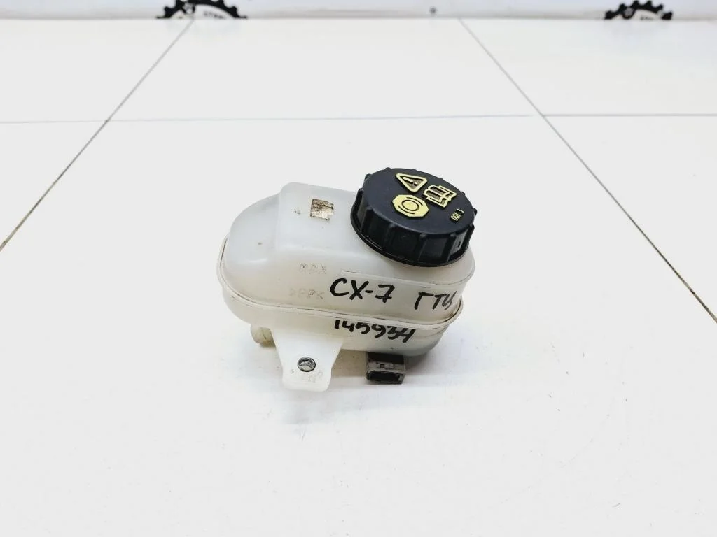 Бачок главного тормозного цилиндра Mazda CX-7 2009 ER