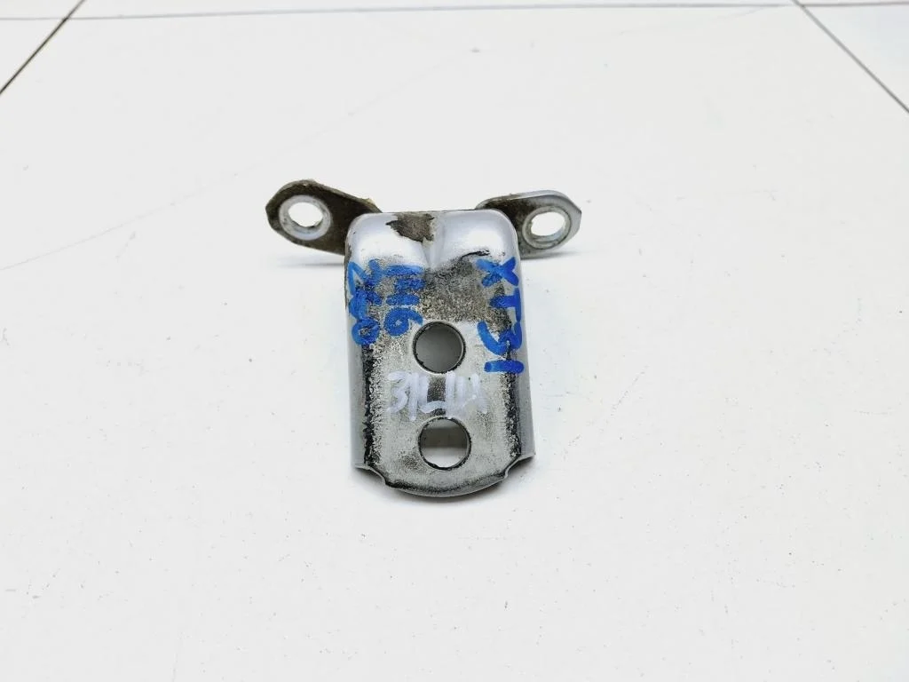 Петля двери задней левой нижняя Nissan X-Trail 2011 T31