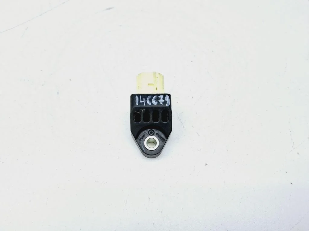 Датчик air bag Toyota Highlander 2 2011 XU40