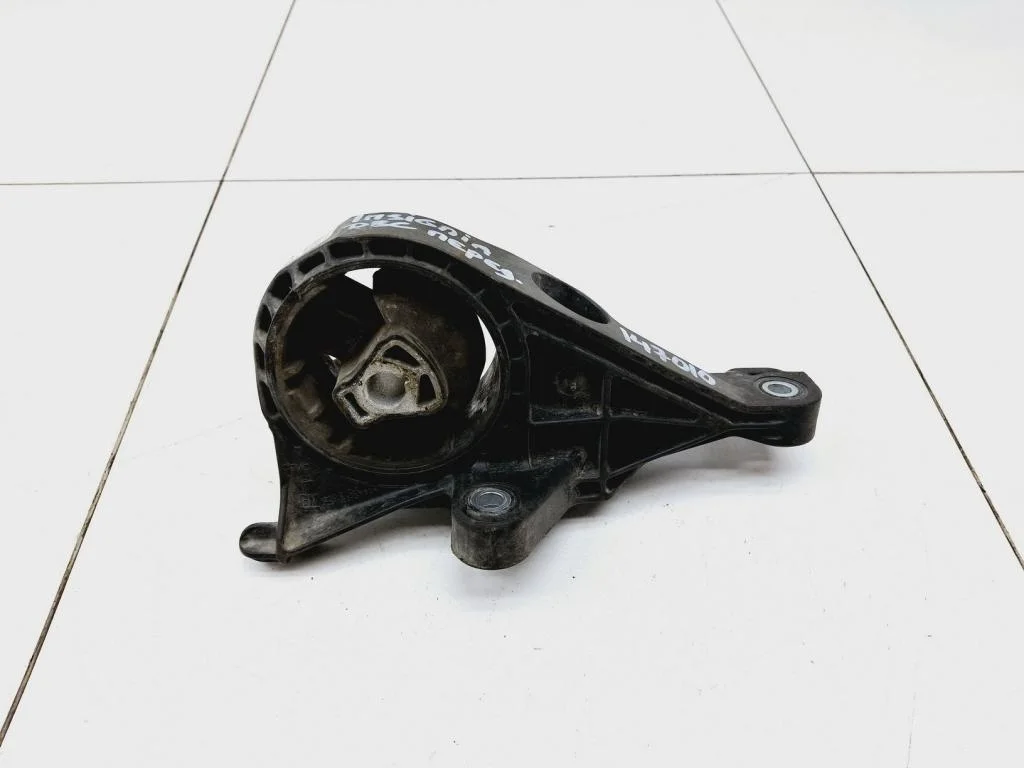 Опора двигателя передняя Opel Insignia 2017