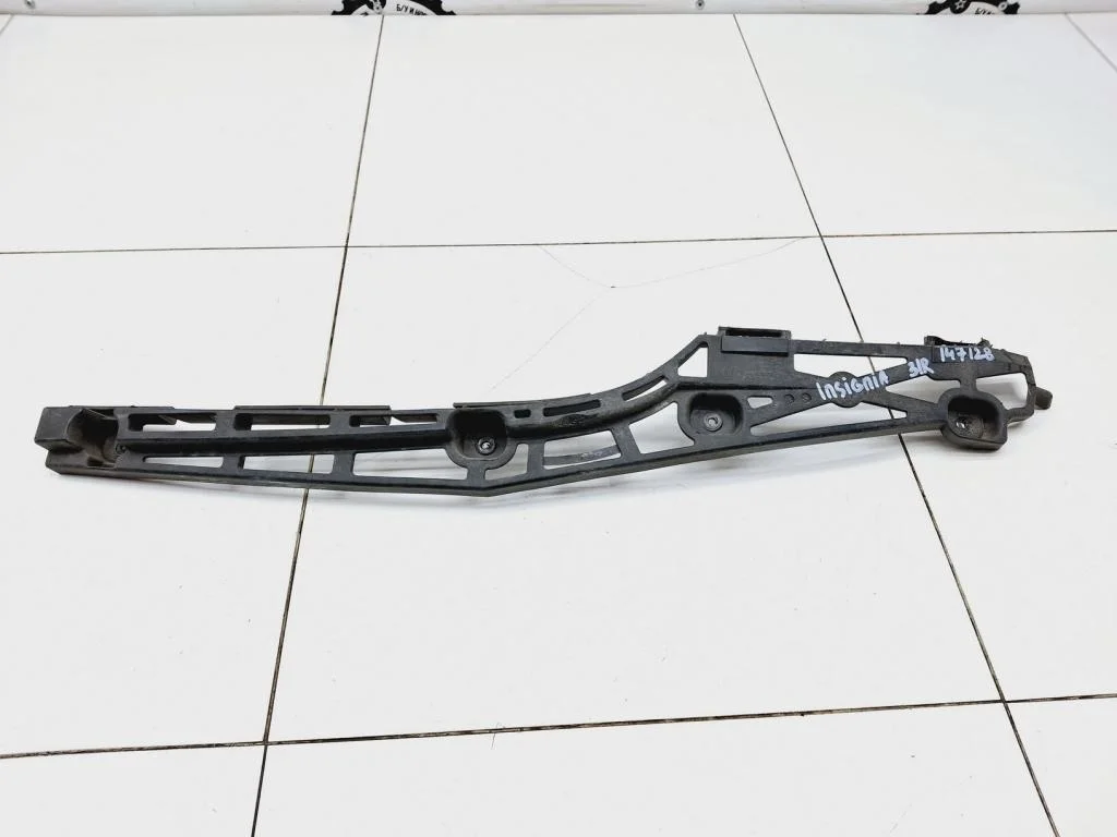 Кронштейн заднего бампера правый Opel Insignia 2017