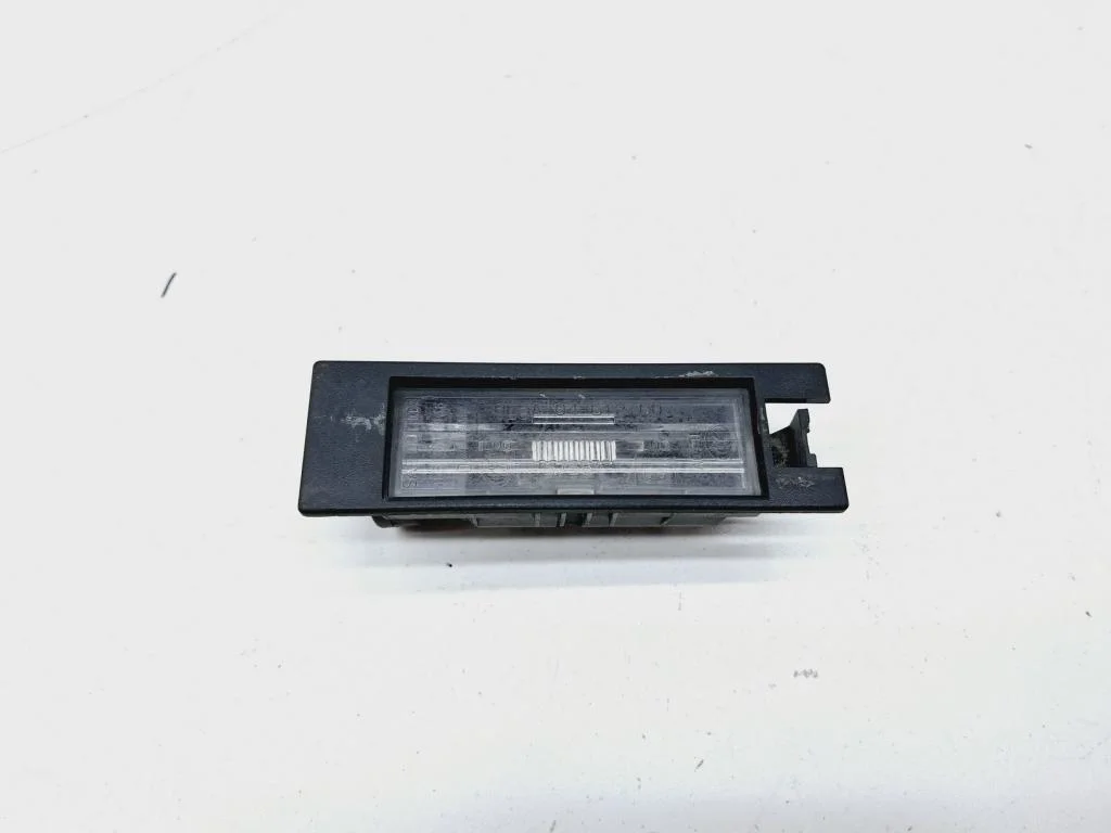 Фонарь подсветки номера Opel Insignia 2017