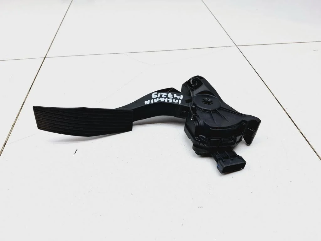 Педаль газа Opel Insignia 2017