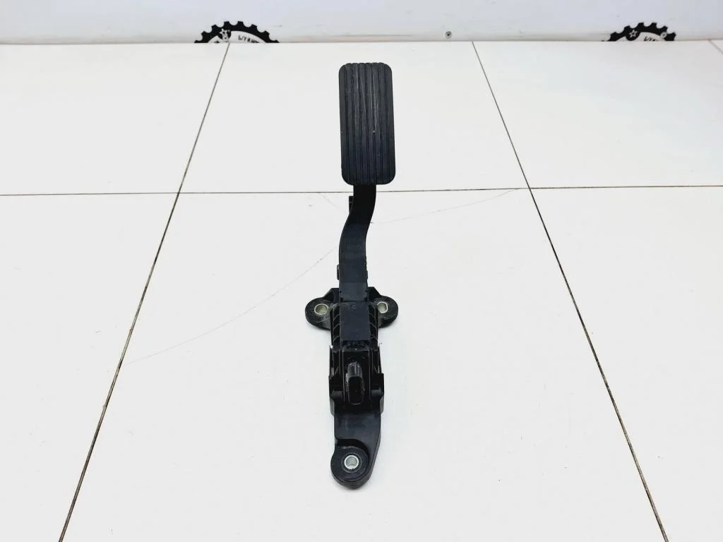 Педаль газа Kia RIO 4 FB