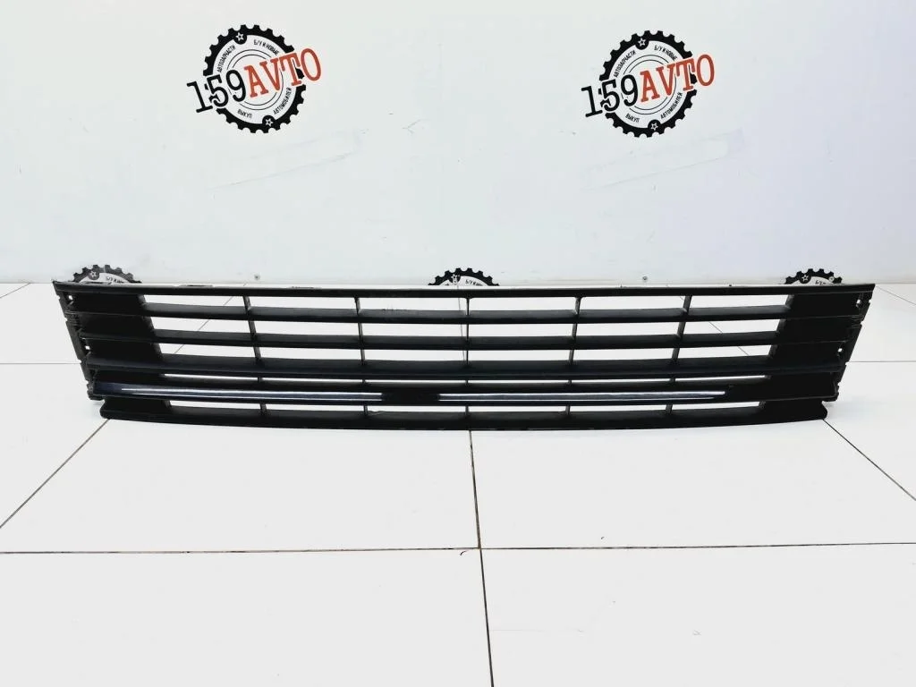 Решетка в бампер центральная Volkswagen Polo 5