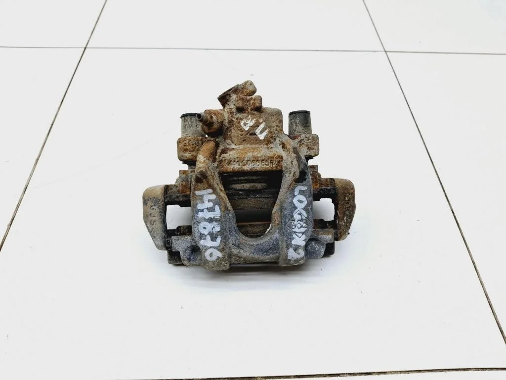 Суппорт передний правый Renault Logan 2 L52