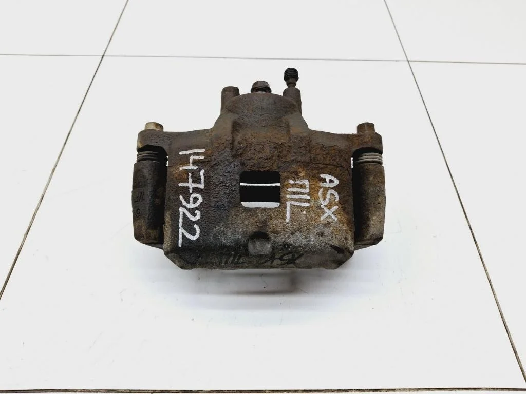 Суппорт передний левый Mitsubishi ASX 2014