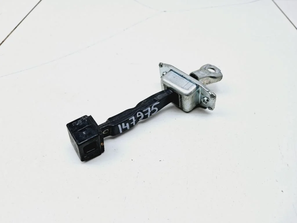 Ограничитель двери Mitsubishi ASX 2014