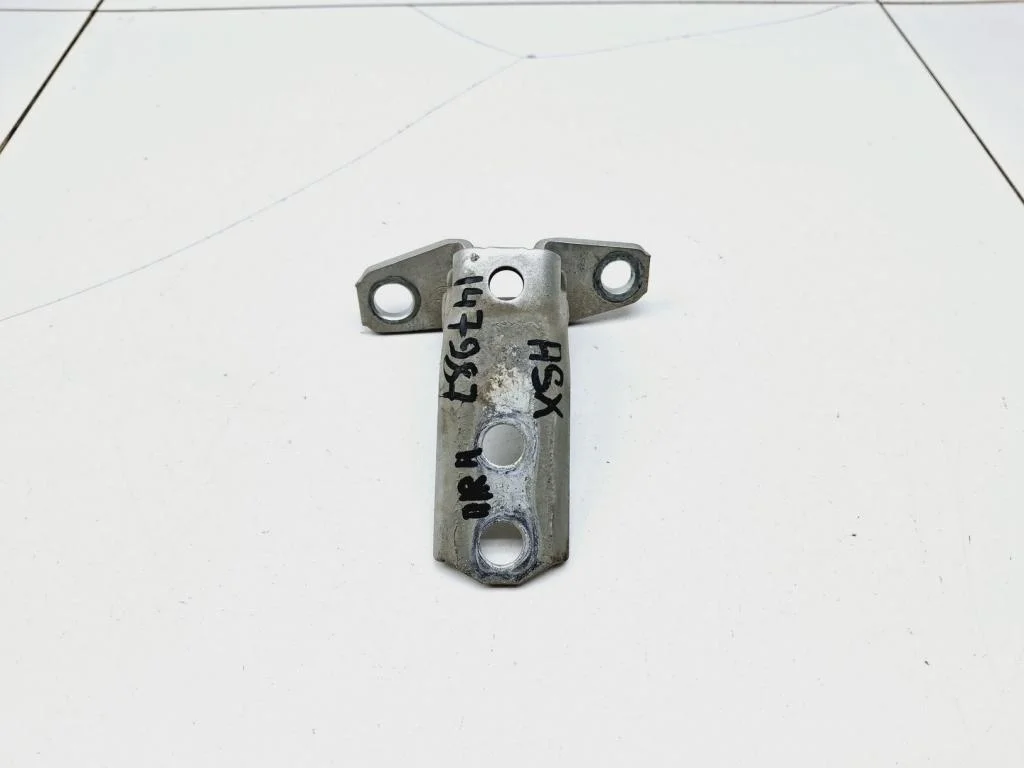 Петля двери передней Mitsubishi ASX 2014