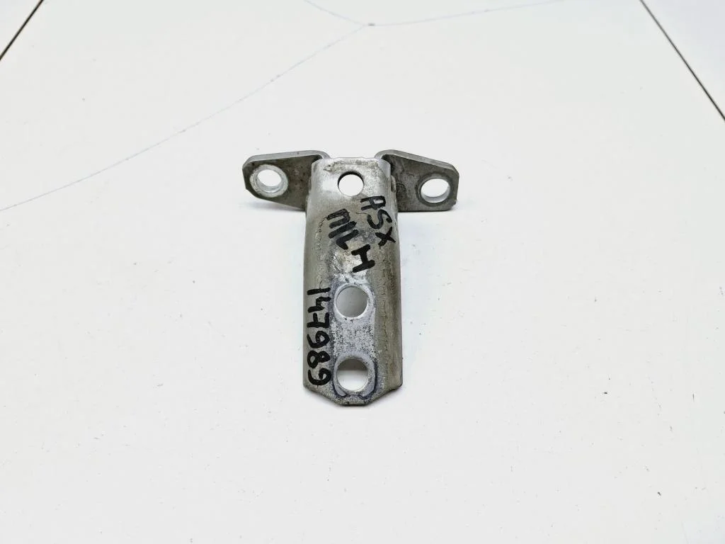 Петля двери Mitsubishi ASX 2014