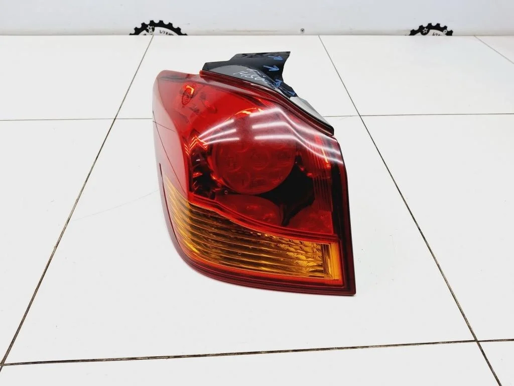 Фонарь задний наружный левый Mitsubishi ASX 2014