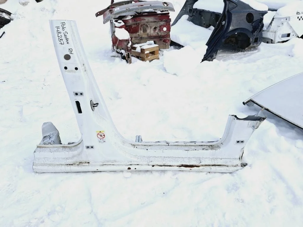 Порог со стойкой правый Volkswagen Polo 5